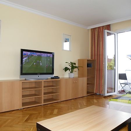 Apartment Buda Central Residence Budapest Bagian luar foto